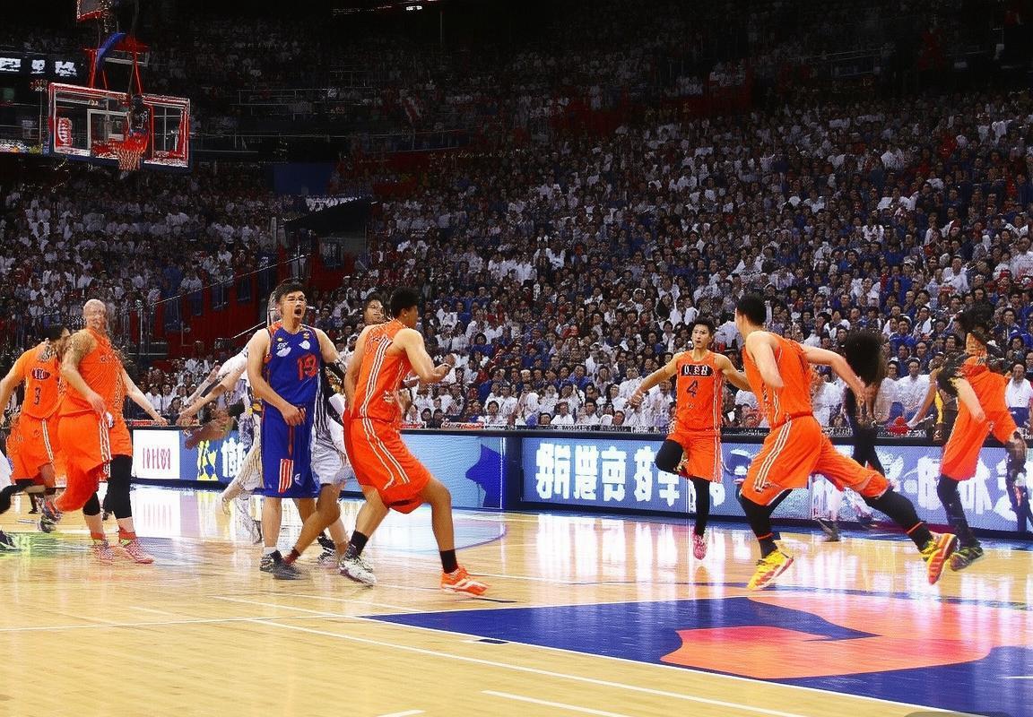 2015年CBA巅峰对决：广东队激战解析与启示